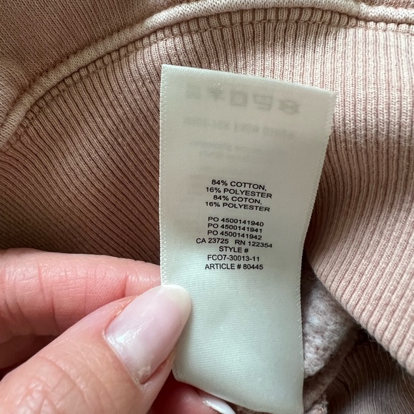 Aritzia Wilfred Free “Free Fleece Crew” - Picture 15 of 15